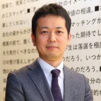 鶴野敬文 氏